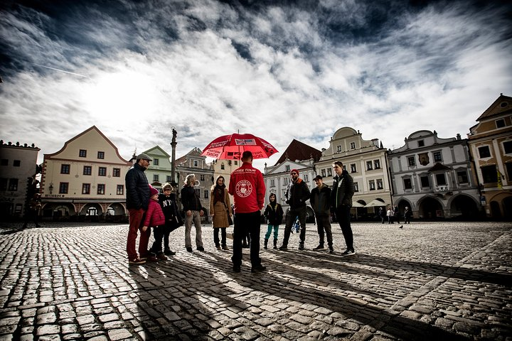 The main square of Český Krumlov. The beginning of the Wiseman Free Tour at 10:30 am.